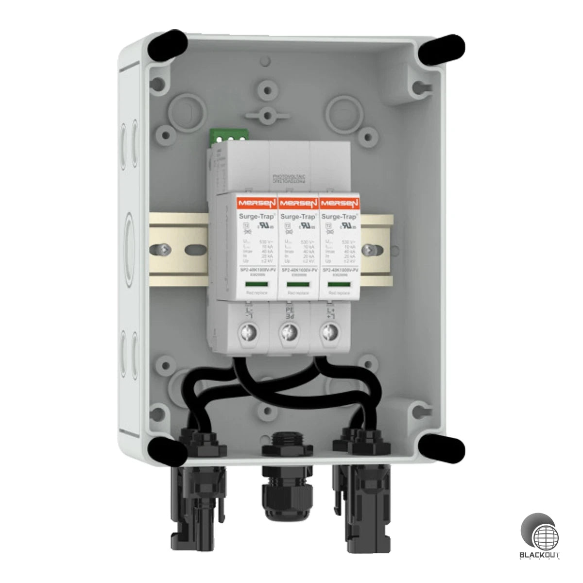 Vorinstallierter Generatoranschlusskasten mit Typ 1+2 Überspannungsschutz für PV-Anlagen bis 1000 VDC. Schützt Wechselrichter zuverlässig vor Blitz- und Überspannungen – mit MC4-Steckern für schnelle Installation.