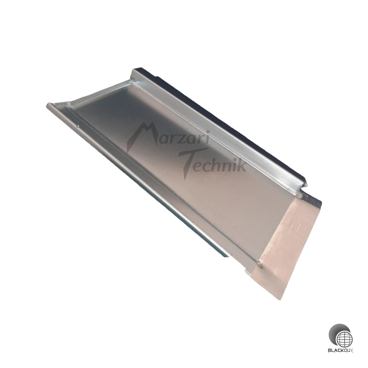 Verzinkte Metalldachplatte vom Typ Grande 290 für die sichere Dachdurchführung bei der PV-Montage auf gängigen Falzziegeltypen — kompatibel mit Produkten von Wienerberger, Nelskamp, Erlus und Jacobi Walther.