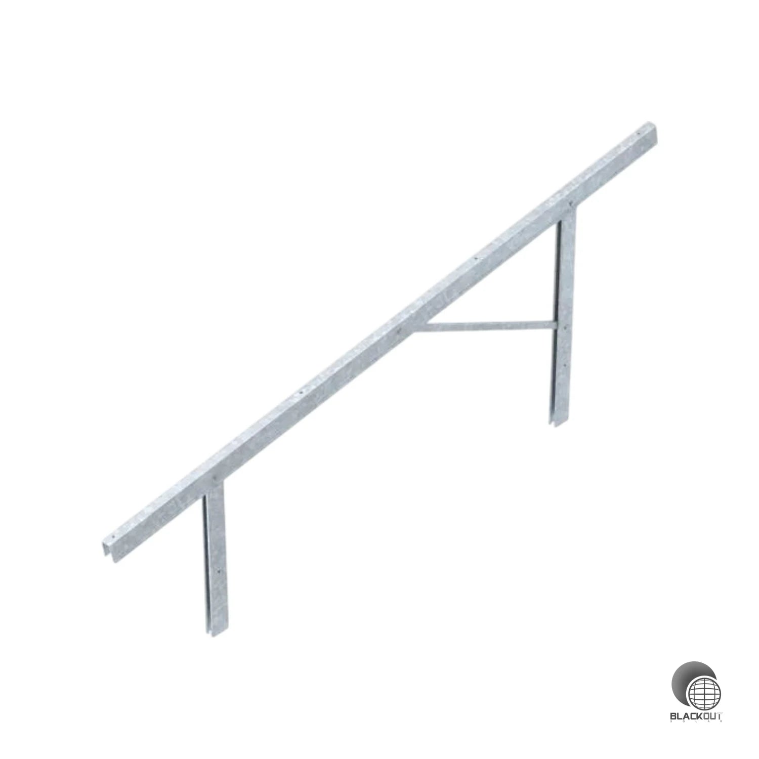 Vormontierter Stahlträger (feuerverzinkt) für Photovoltaik-Freiflächensysteme – zur Bodenverankerung mit Rammprofilen im Erdreich oder auf Betonfundamenten montierbar.